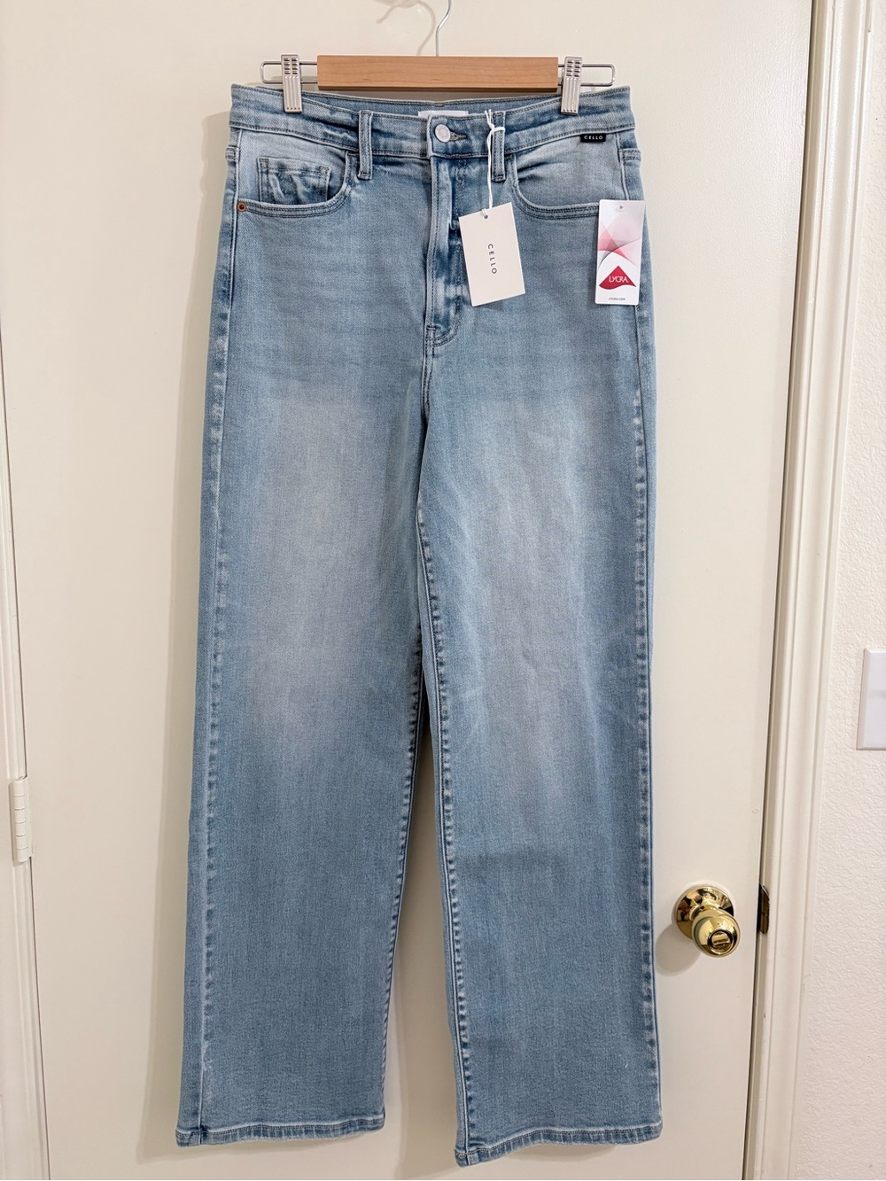 Cello Light Blue Straight Leg Women’s Jeans 9